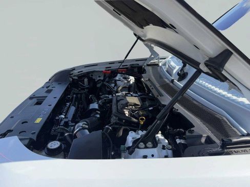 Used 2021 Land Rover Defender 90 image 60