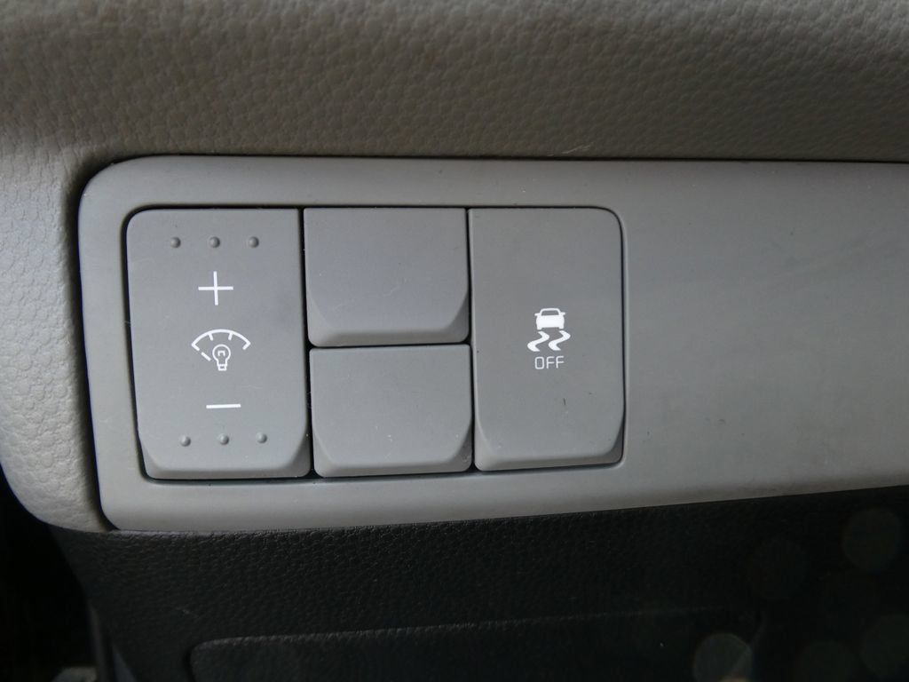 Used 2016 Kia Soul FWD image 25