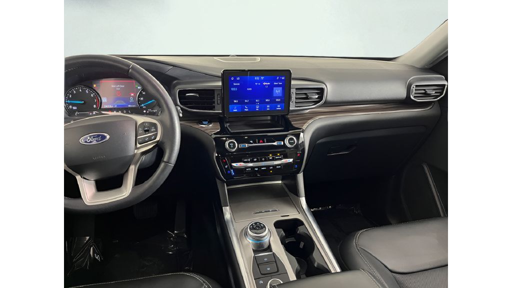 Used 2024 Ford Explorer Limited AWD/4WD image 13
