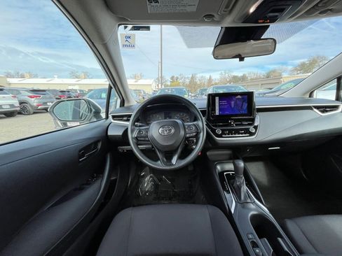 Used 2023 Toyota Corolla LE image 34