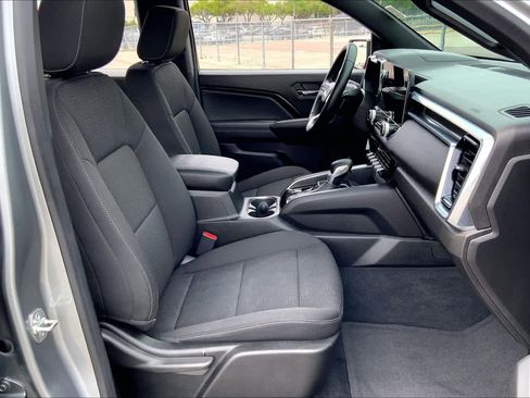 Used 2024 GMC Canyon Elevation w/ Convenience Package image 9