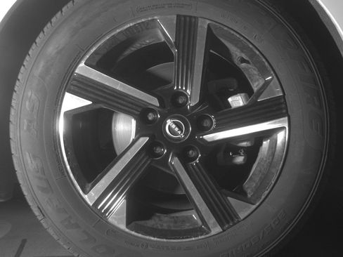 Used 2025 Nissan Sentra SV image 13