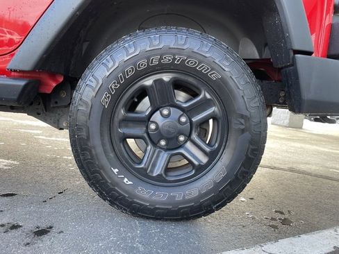 Used 2017 Jeep Wrangler Unlimited Sport w/ Connectivity Group image 27