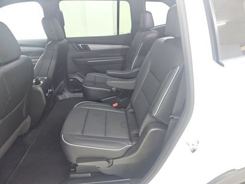 Used 2026 Buick Enclave Preferred FWD image 3