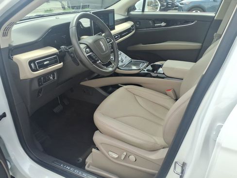 Used 2023 Lincoln Nautilus Reserve w/ Equipment Group 201A image 12