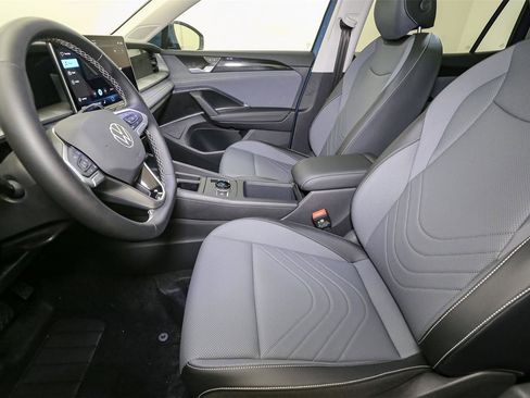 New 2026 Volkswagen Tiguan SE image 25