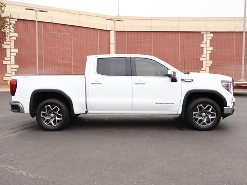 Used 2025 GMC Sierra 1500 SLT w/ SLT Premium Plus Package image 35