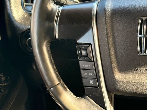 Used 2015 Lincoln Navigator Sport Utility 4D image 34