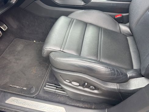 Used 2023 Porsche Cayenne S Platinum image 25