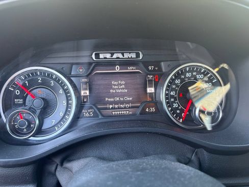 Used 2020 RAM 1500 Big Horn AWD/4WD image 3