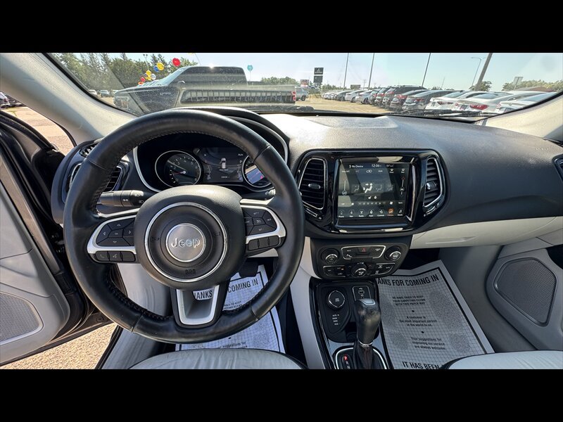 Used 2018 Jeep Compass Limited w/ Navigation Group AWD/4WD image 17