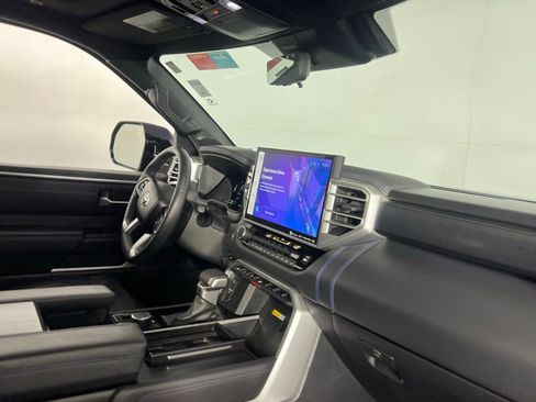 Used 2024 Toyota Sequoia Platinum image 38