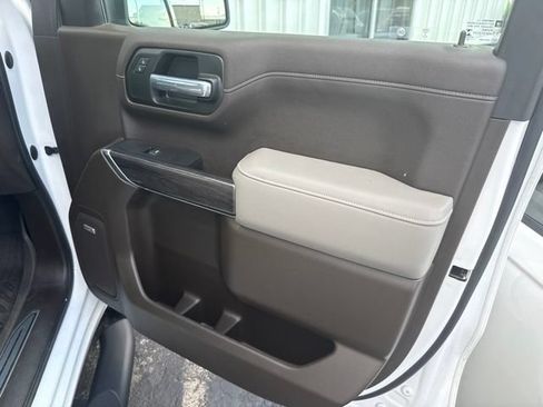 Used 2021 Chevrolet Silverado 1500 LTZ w/ LTZ Premium Package AWD/4WD image 24