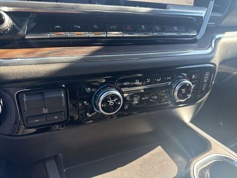 Used 2024 GMC Sierra 1500 SLT w/ SLT Premium Plus Package image 20