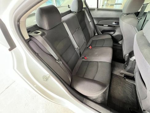 Used 2015 Chevrolet Cruze LT image 23