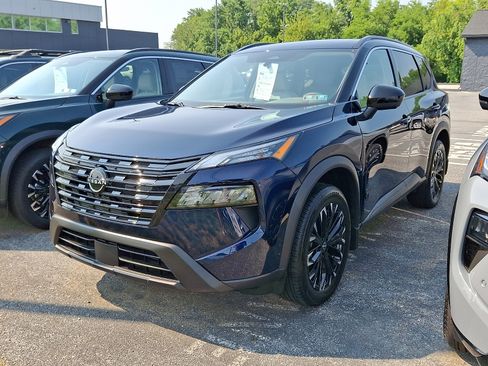 New 2026 Nissan Rogue Dark Armor AWD/4WD image 3