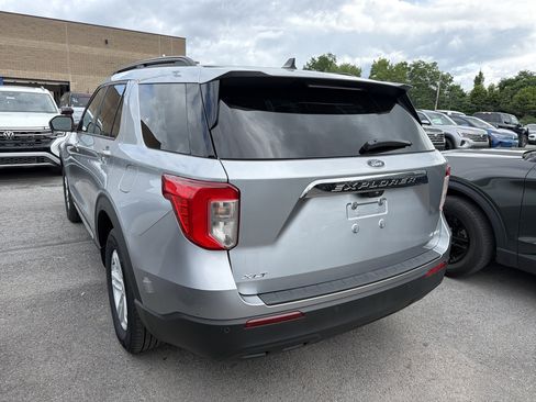 Used 2023 Ford Explorer XLT AWD/4WD image 5