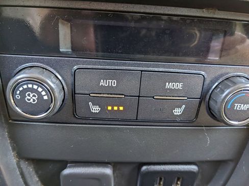 Used 2017 Buick Envision Essence image 40