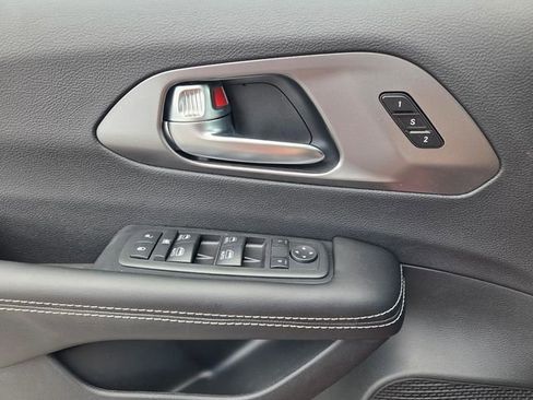 New 2026 Chrysler Pacifica Select image 19