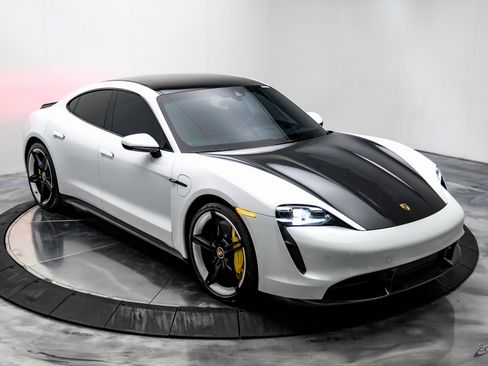 Used 2020 Porsche Taycan Turbo S image 21