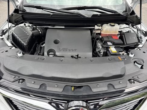 Used 2024 Buick Enclave Essence w/ Technology Package FWD image 34