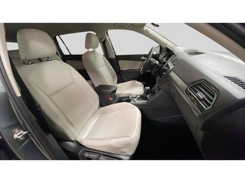 Used 2020 Volkswagen Tiguan S image 16