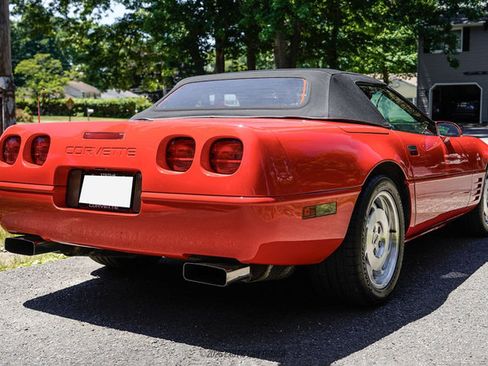 Used 1994 Chevrolet Corvette Convertible RWD image 18