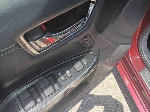 Used 2014 Toyota Avalon Limited w/ Technology Package FWD image 10