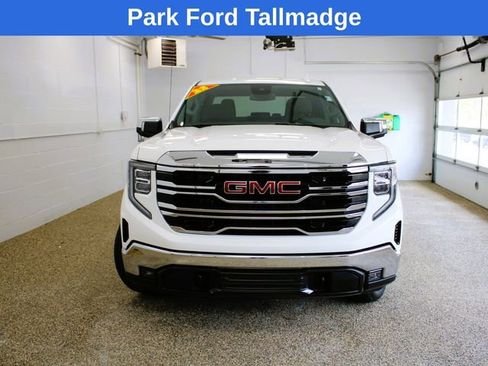 Used 2022 GMC Sierra 1500 SLT w/ SLT Convenience Package AWD/4WD image 10