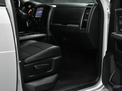 Used 2018 RAM 3500 Big Horn w/ Sport Appearance Group AWD/4WD image 34