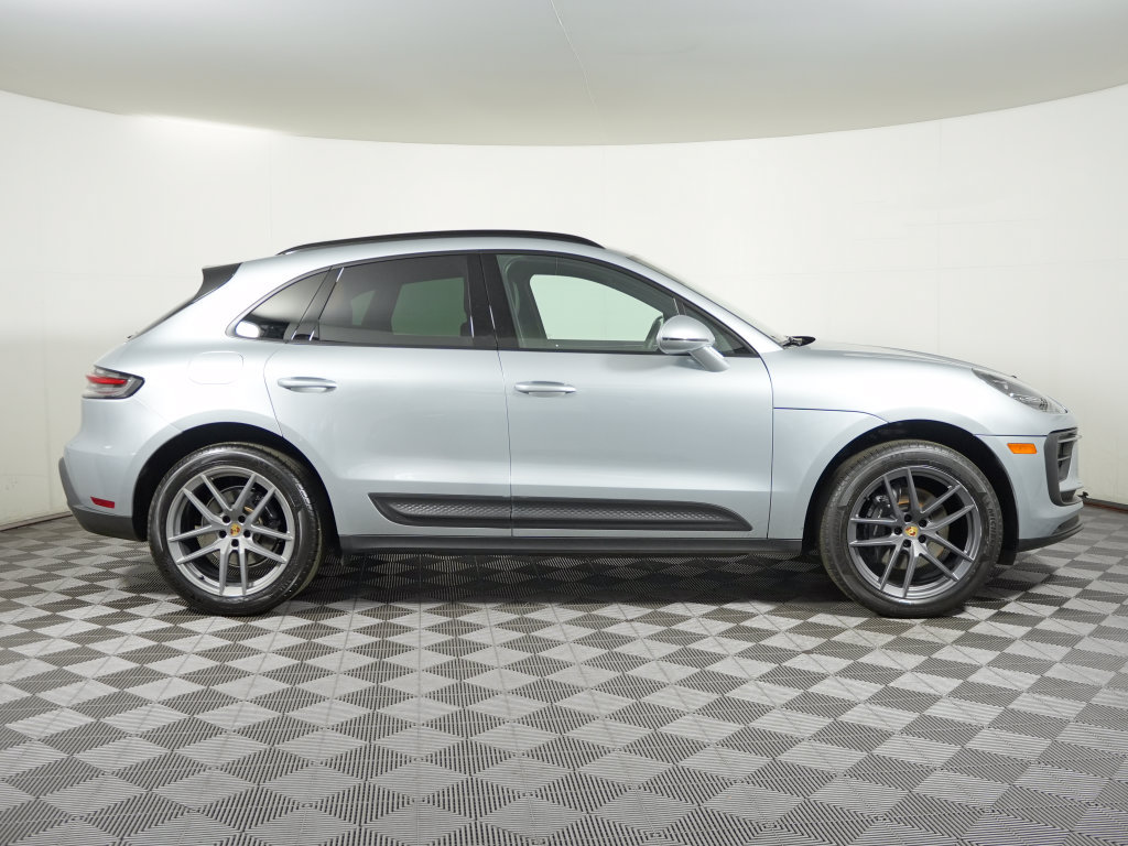 Certified 2023 Porsche Macan Turbo AWD/4WD image 8