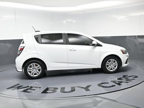 Used 2017 Chevrolet Sonic LT FWD image 10