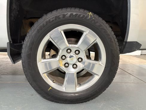 Used 2018 Chevrolet Silverado 1500 LT w/ Texas Edition image 9