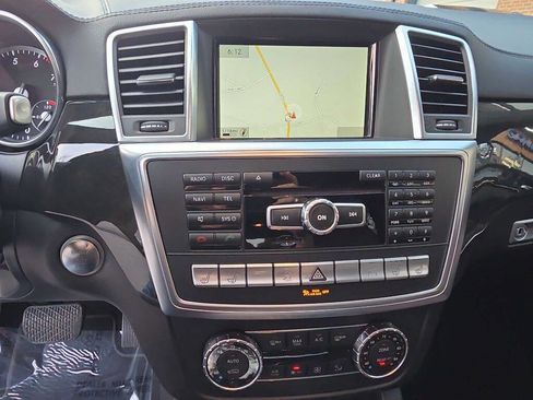 Used 2015 Mercedes-Benz GL 550 4MATIC image 13