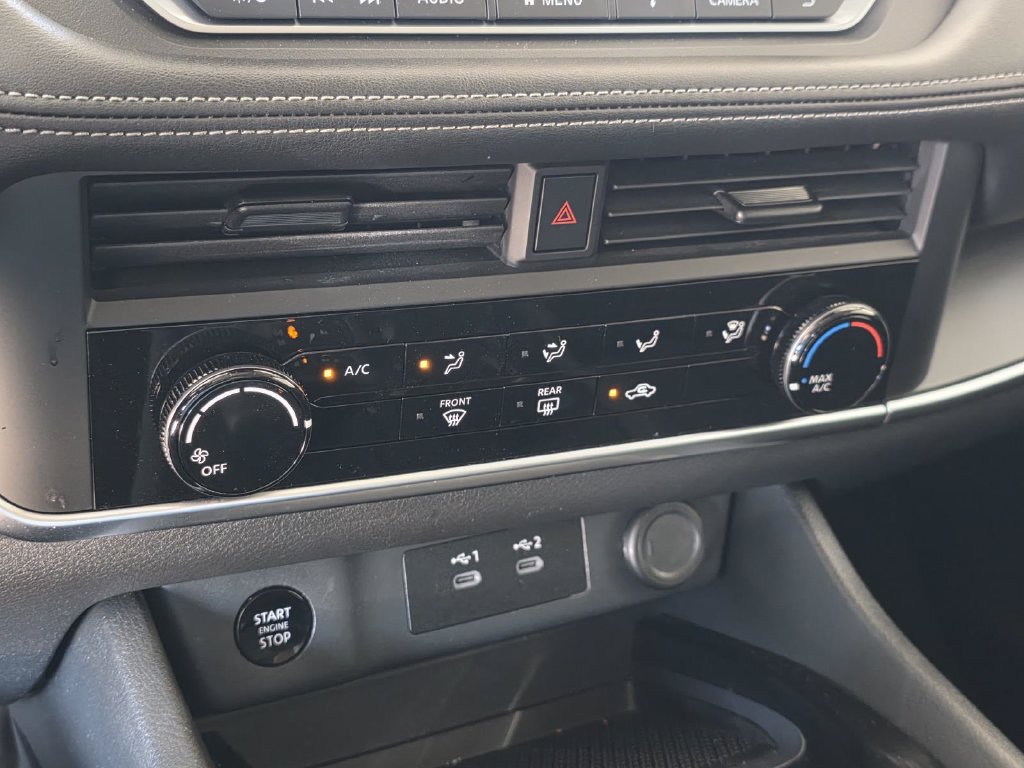 Used 2024 Nissan Rogue S FWD image 18