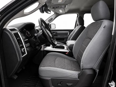 Used 2018 RAM 1500 SLT AWD/4WD image 8