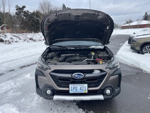 Used 2024 Subaru Outback Limited image 3