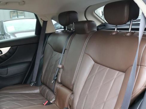 Used 2011 INFINITI FX35 AWD w/ Premium Pkg image 16