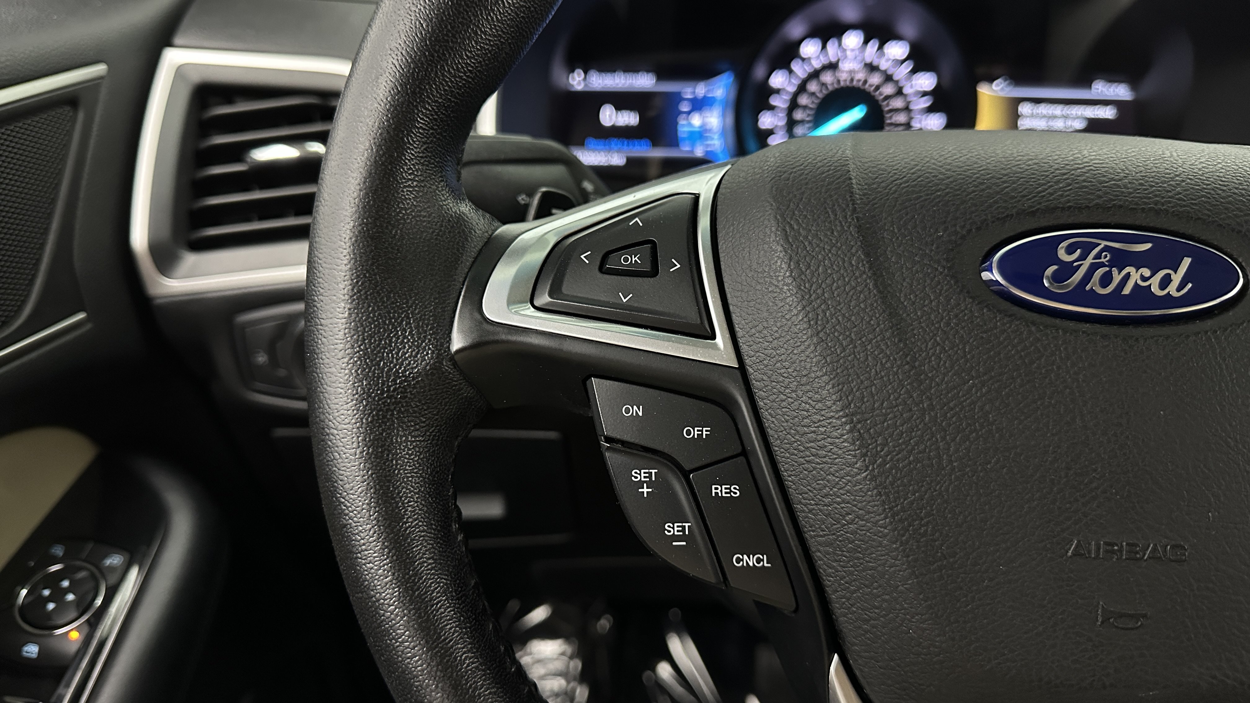 Used 2016 Ford Edge SEL w/ Equipment Group 201A AWD/4WD image 19