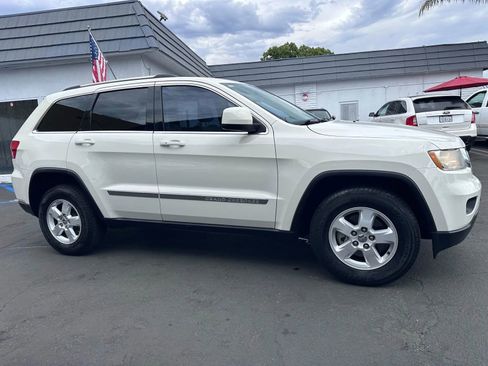 Used 2012 Jeep Grand Cherokee Laredo w/ Laredo E Group image 23