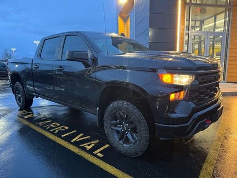 Used 2022 Chevrolet Silverado 1500 Custom Trail Boss w/ LPO, Dark Essentials Package image 2