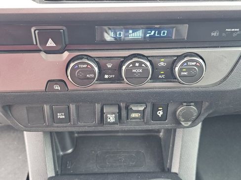 Used 2022 Toyota Tacoma TRD Off-Road RWD image 28