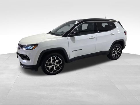 Certified 2025 Jeep Compass Limited AWD/4WD image 23