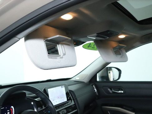 Certified 2024 Nissan Pathfinder Platinum image 23