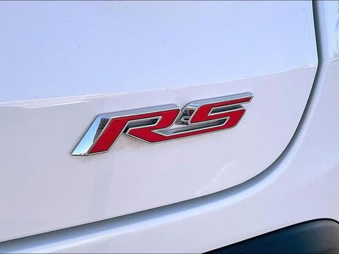 Used 2024 Chevrolet Trax RS w/ Sunroof Package FWD image 23