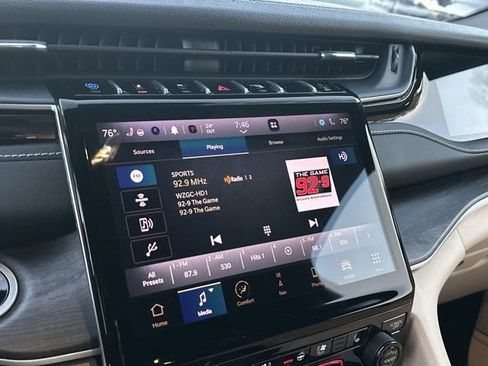 Used 2023 Jeep Grand Cherokee 4WD 4xe w/ Luxury Tech Group II image 34