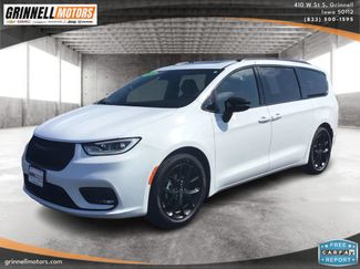 Used 2026 Chrysler Pacifica Limited w/ S Appearance Package FWD video 1
