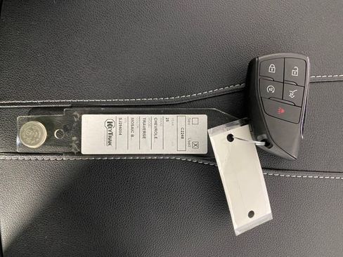 Certified 2025 Chevrolet Traverse LT w/ Driver Confidence Package image 30