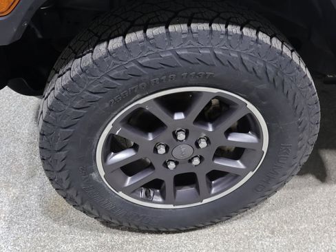Used 2021 Jeep Gladiator Overland AWD/4WD image 8