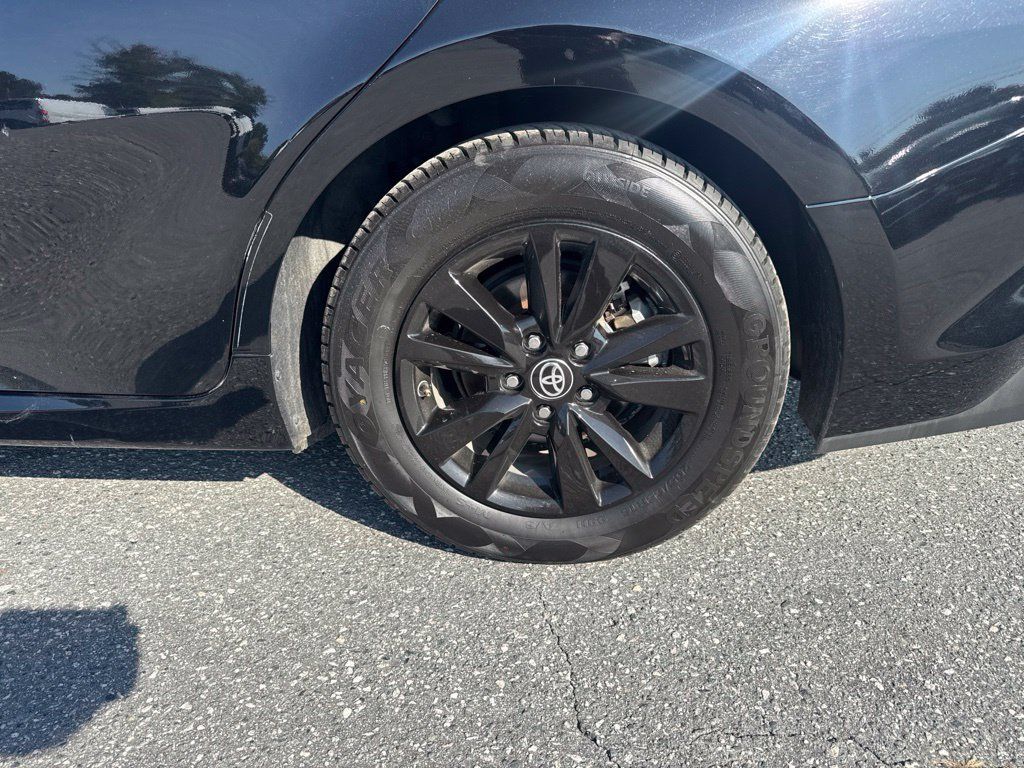 Used 2025 Toyota Camry LE FWD image 25